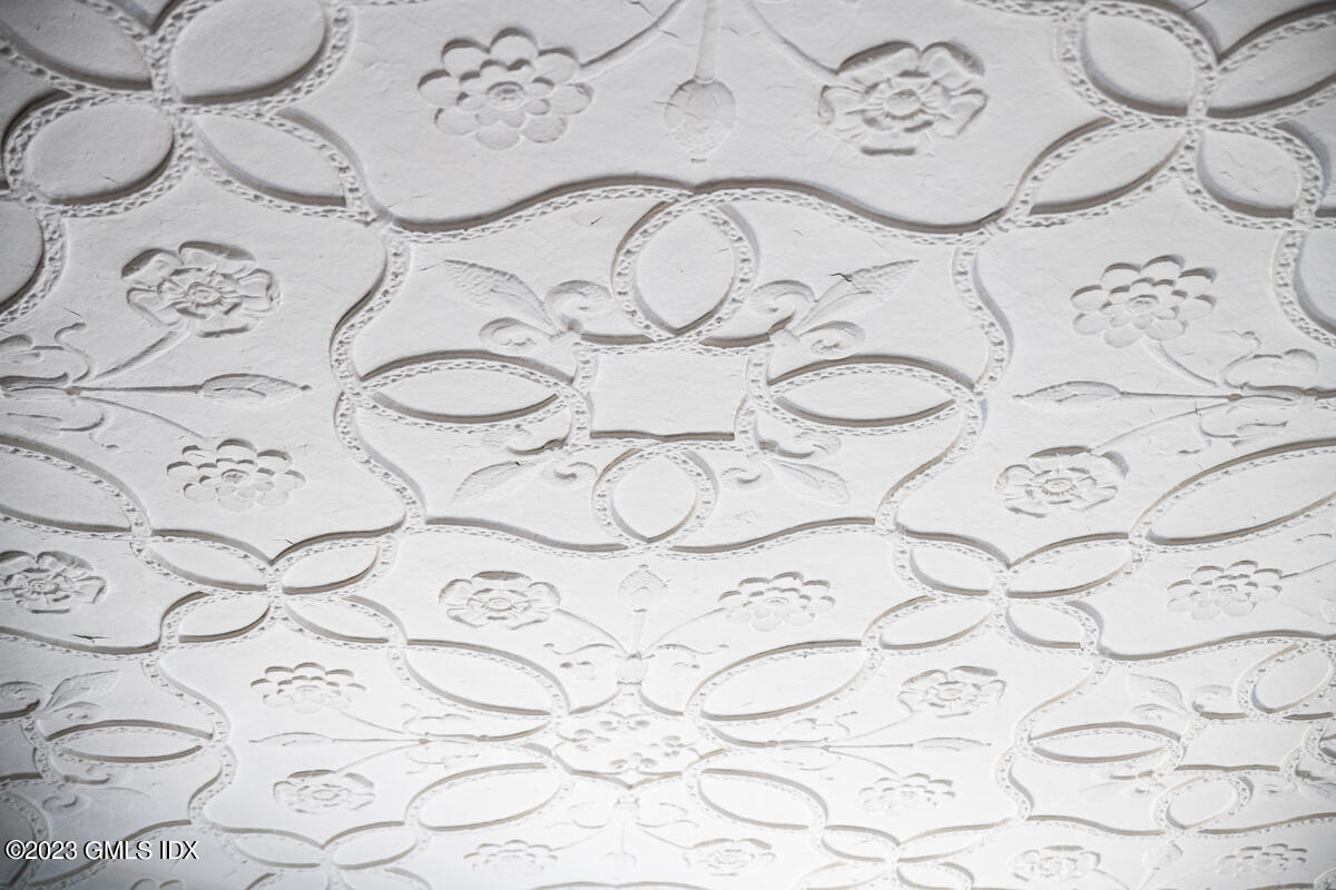 15 Upper Cross Road Greenwich, CT 06831 - Photo 17 of 39