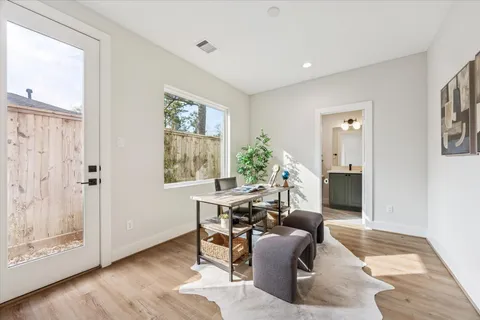 $379,900 | 526 Janisch Road, Houston, TX 77018