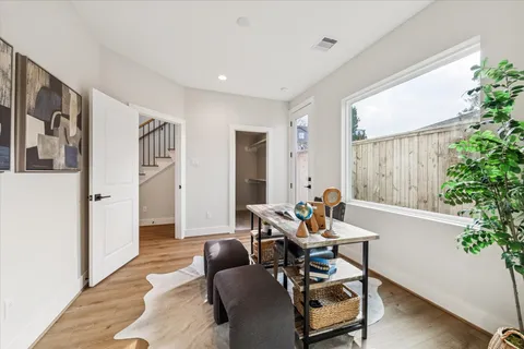 $379,900 | 526 Janisch Road, Houston, TX 77018