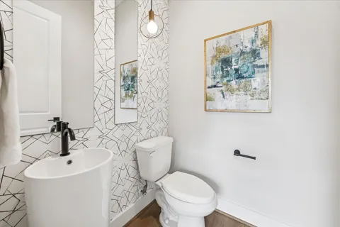 $379,900 | 526 Janisch Road, Houston, TX 77018