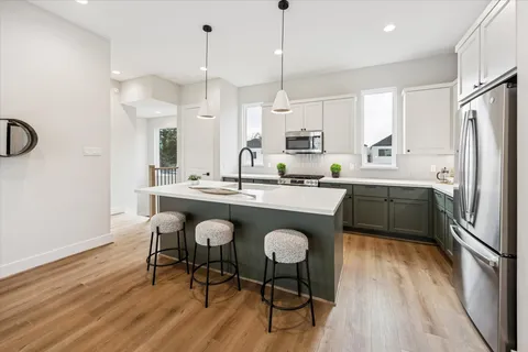 $379,900 | 526 Janisch Road, Houston, TX 77018