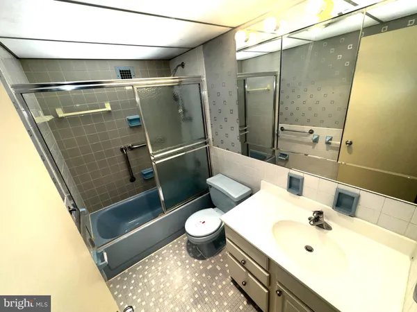 $185,000 | 1001 City Avenue, Unit EE423, Wynnewood, PA 19096