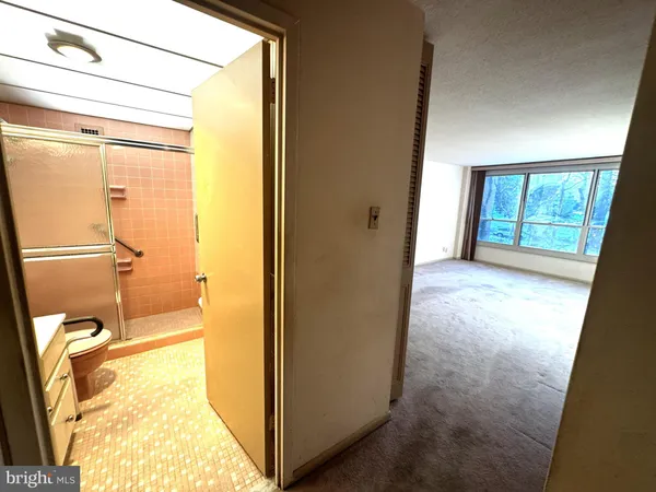 $185,000 | 1001 City Avenue, Unit EE423, Wynnewood, PA 19096