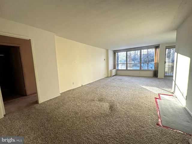 $185,000 | 1001 City Avenue, Unit EE423, Wynnewood, PA 19096