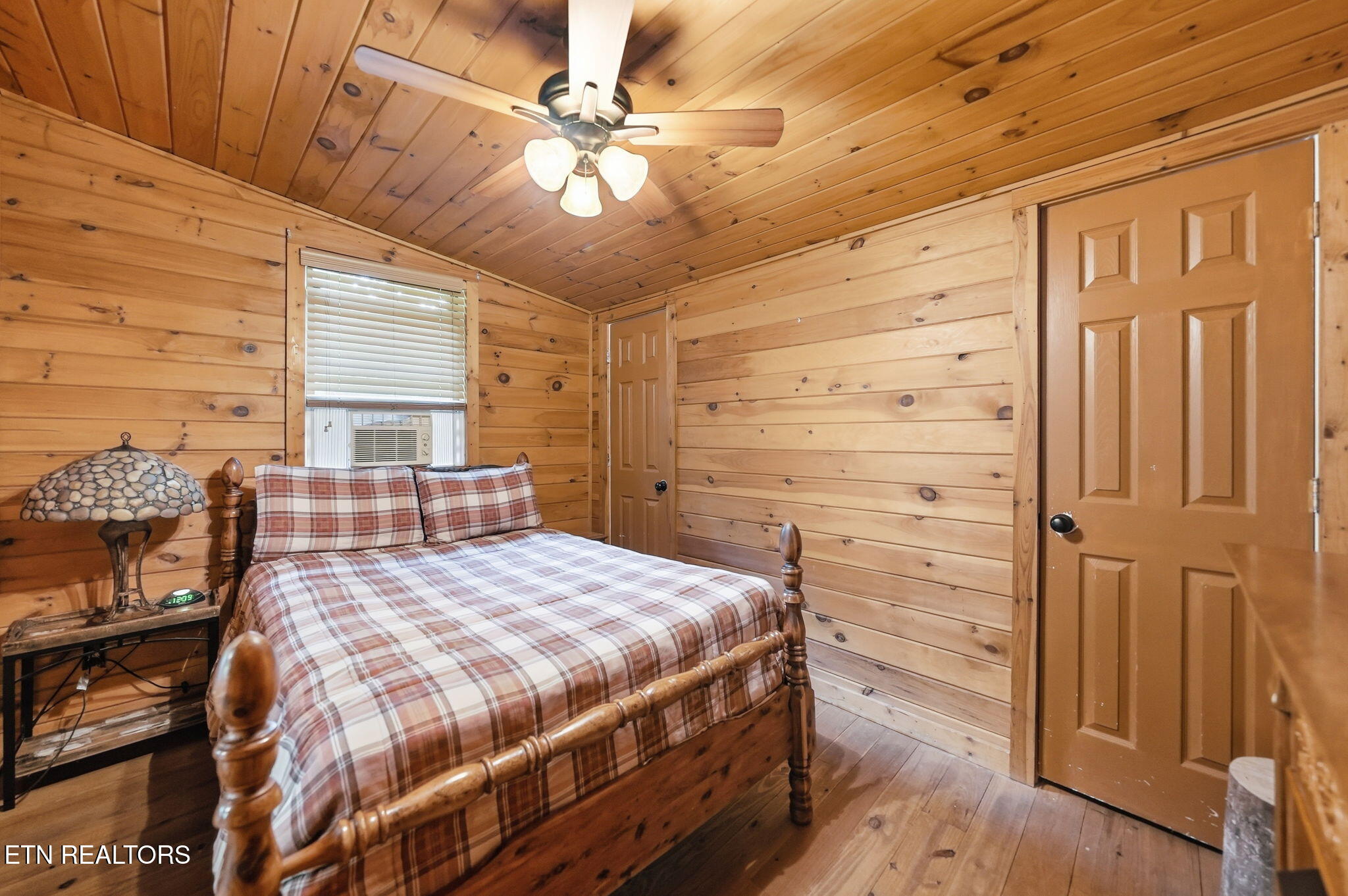 2202 Applewood Road Sevierville, TN 37862 - Photo 29 of 53 39-web-or-mls-038_DSC02591