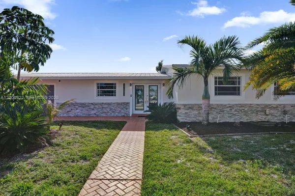 $1,050,000 | 17501 Northwest 85th Avenue, Hialeah, FL 33015