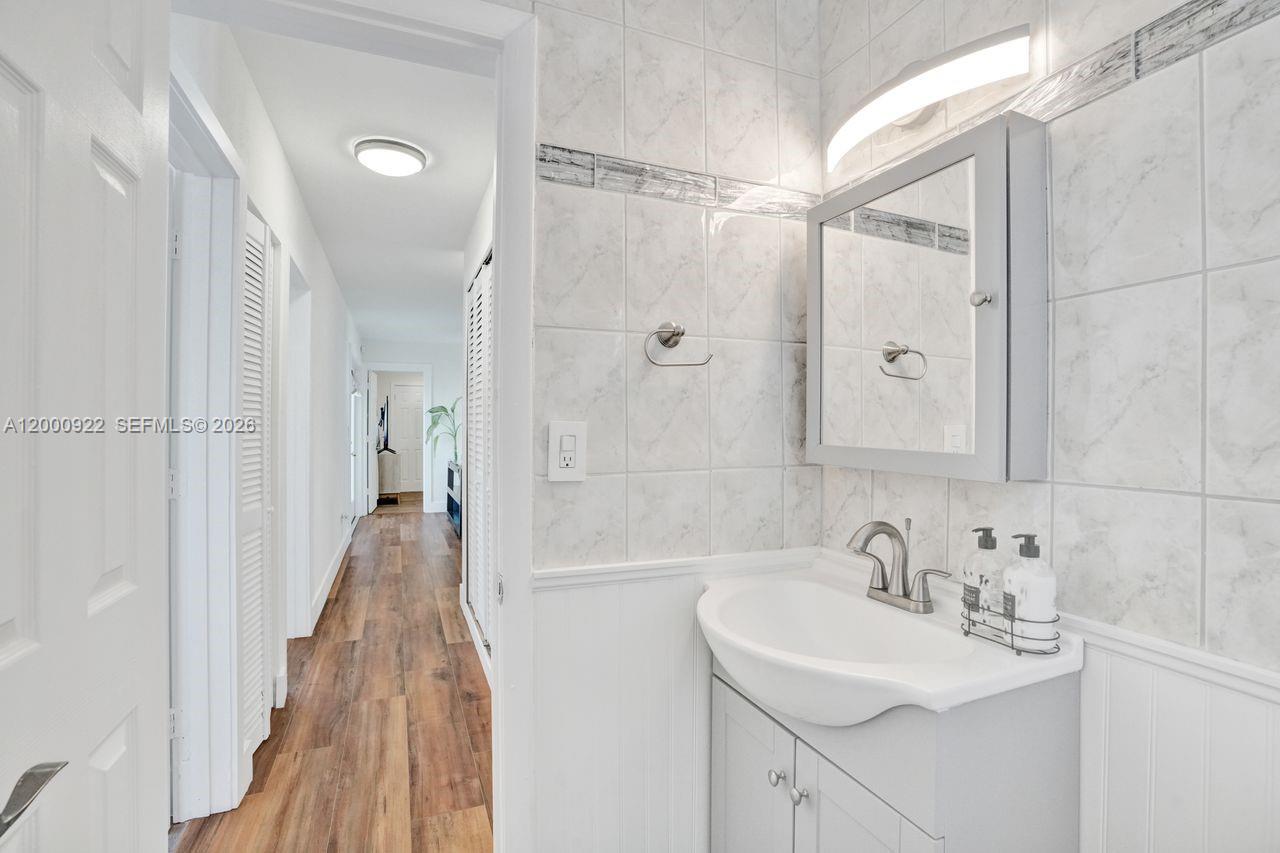 17501 Northwest 85th Avenue Hialeah, FL 33015 - Photo 25 of 63
