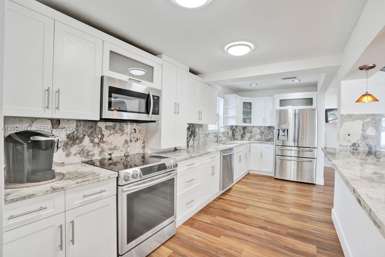 17501 Northwest 85th Avenue Hialeah, FL 33015 - Photo 4 of 63