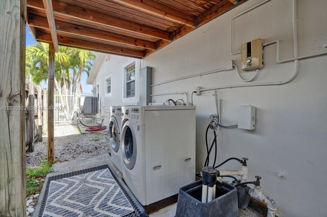 17501 Northwest 85th Avenue Hialeah, FL 33015 - Photo 44 of 63