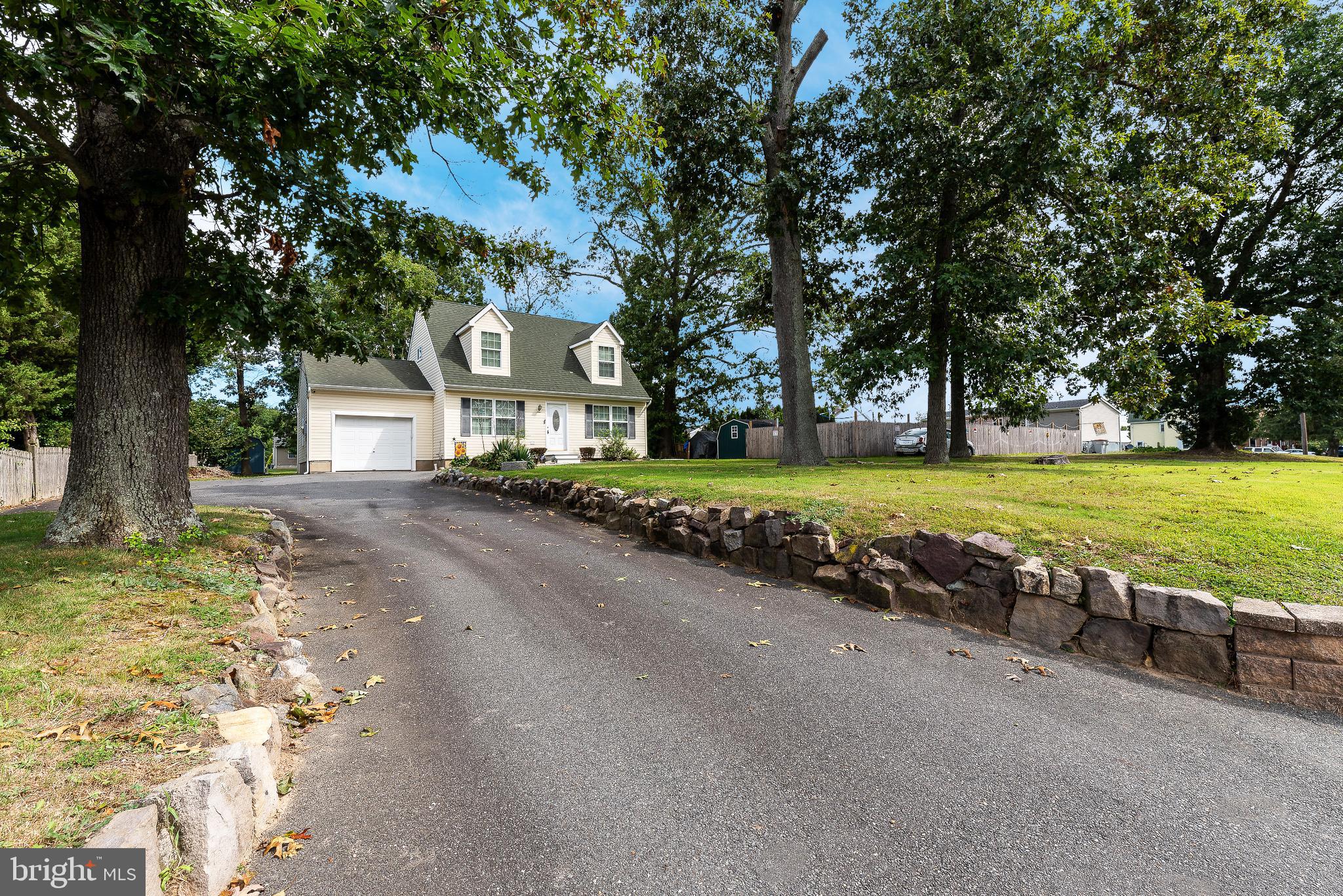 954 East Walnut Road Vineland, NJ 08360 - Photo 2 of 33