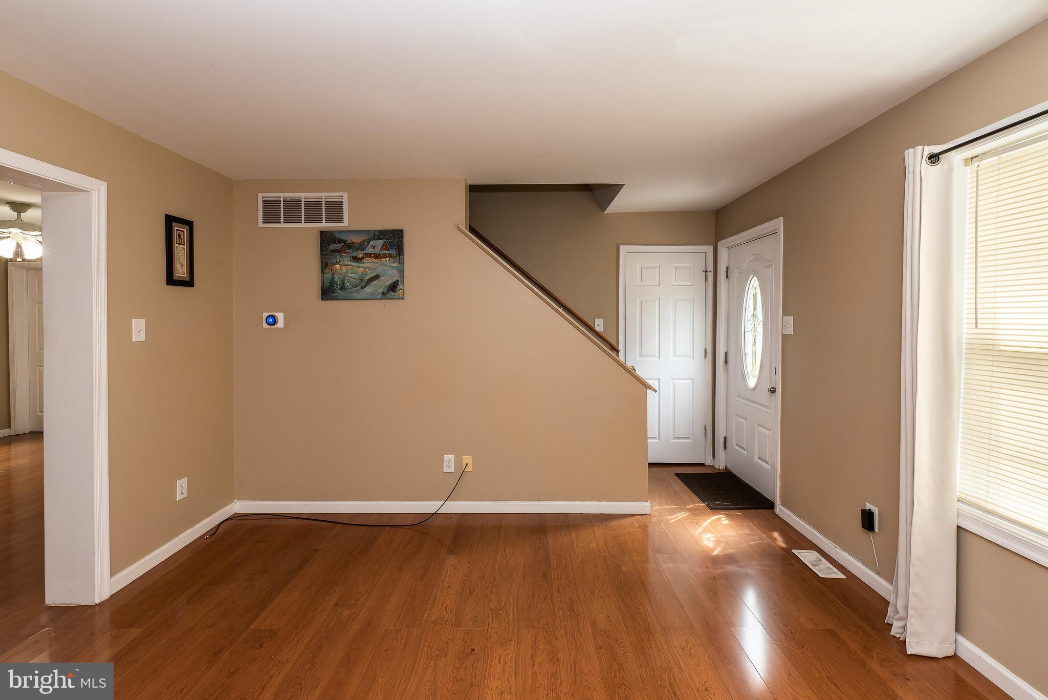 954 East Walnut Road Vineland, NJ 08360 - Photo 3 of 33