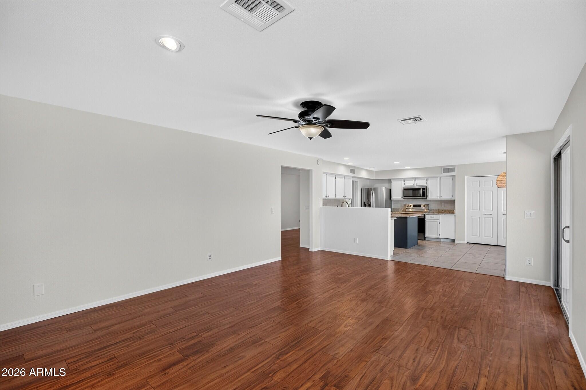 4719 East Rockledge Road Phoenix, AZ 85044 - Photo 13 of 86 4719 East Rockledge Road - 13_web