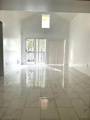 $2,150 | 6296 Northwest 186th Street, Unit 210, Hialeah, FL 33015