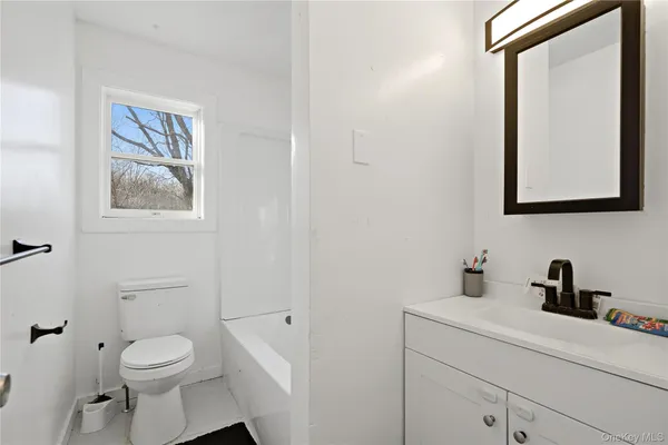 $399,999 | 6-8 Bell Drive, Highland, NY 12528
