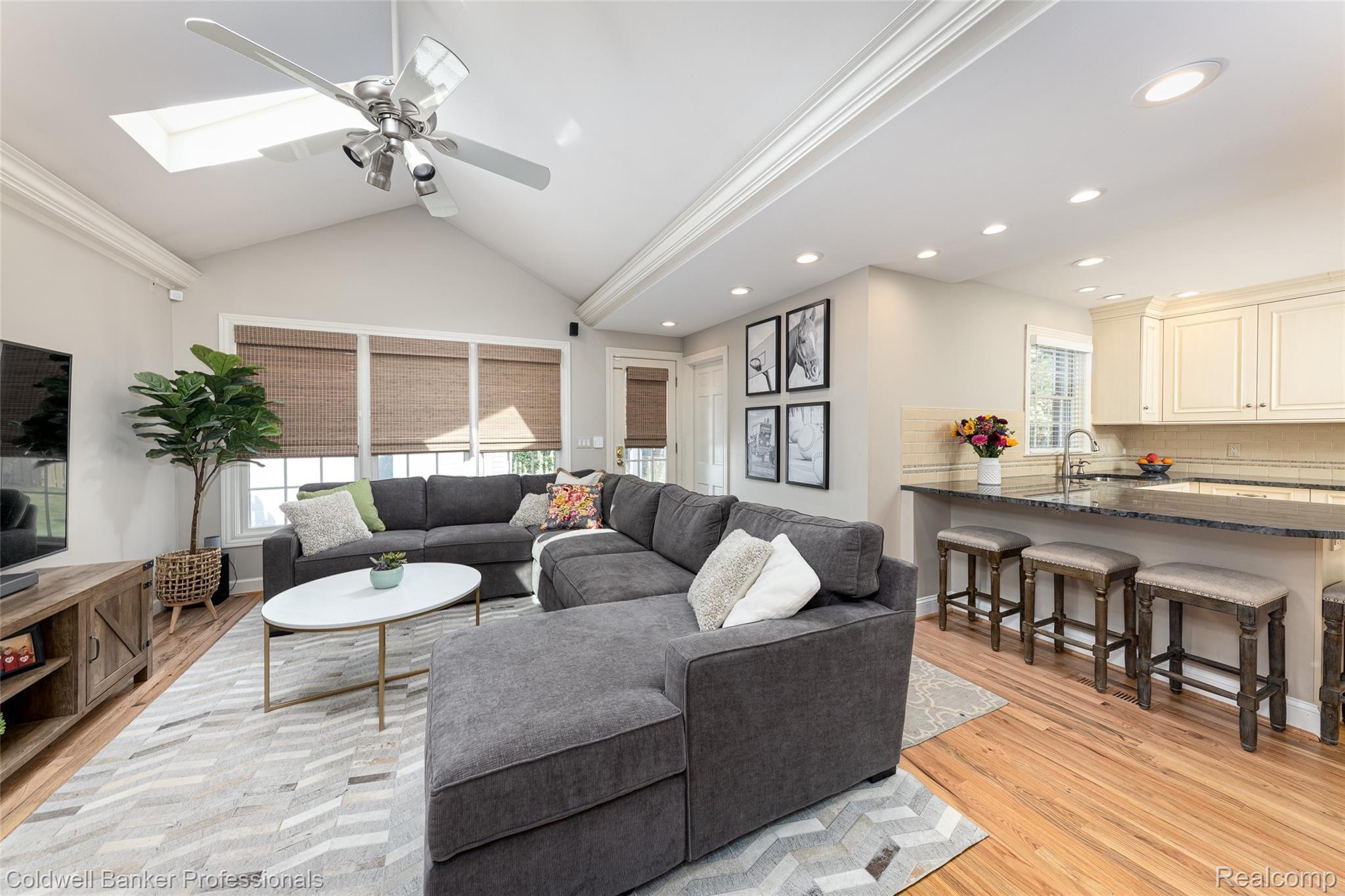 337 McMillan Road Grosse Pointe, MI 48236 - Photo 16 of 37 337 McMillan (33 of 48).jpg