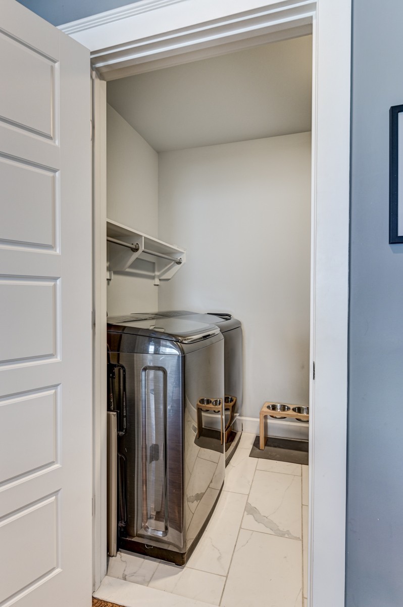 815 Lischey Avenue Nashville, TN 37207 - Photo 15 of 34 a utility room with washer and dryer
