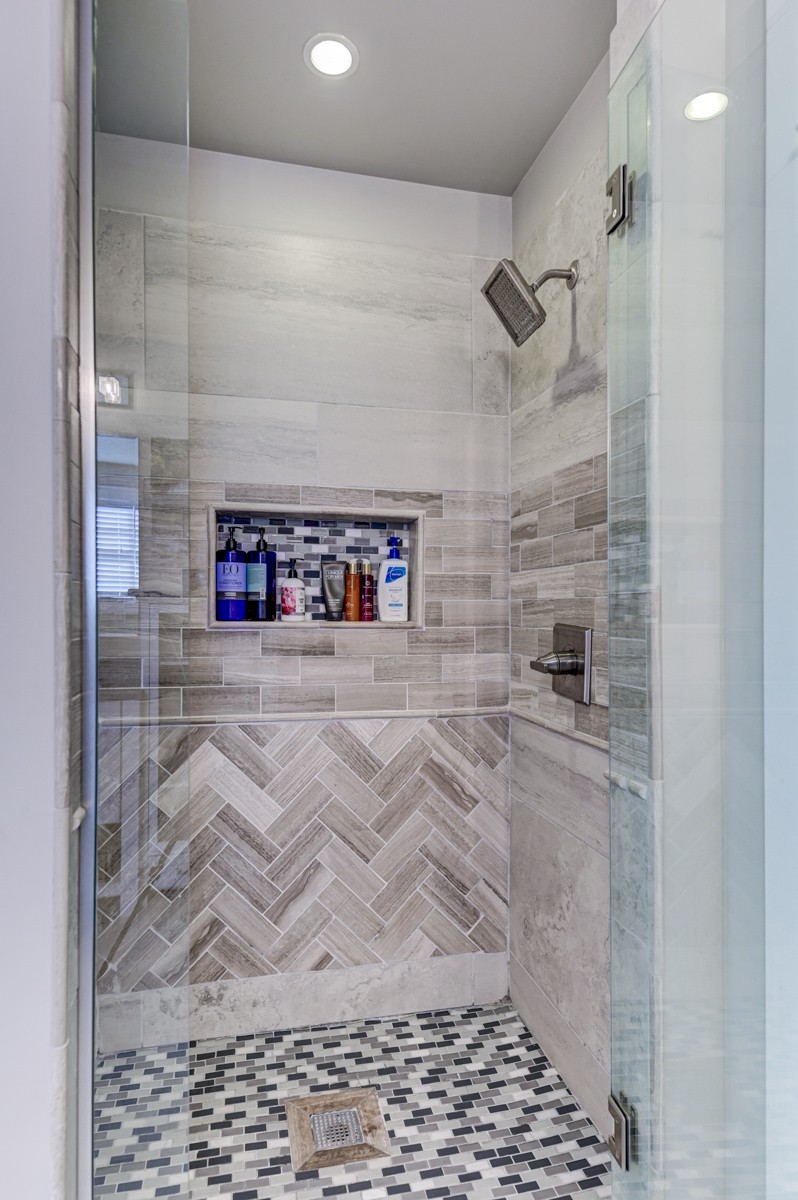 815 Lischey Avenue Nashville, TN 37207 - Photo 22 of 34 a bathroom with a shower