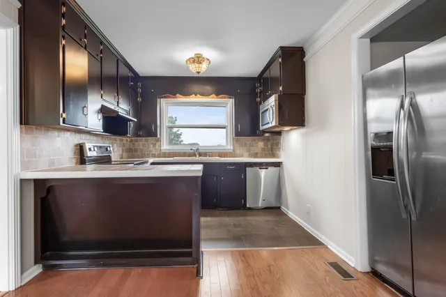 $299,900 | 3070 Dover Road, Woodlawn, TN 37191