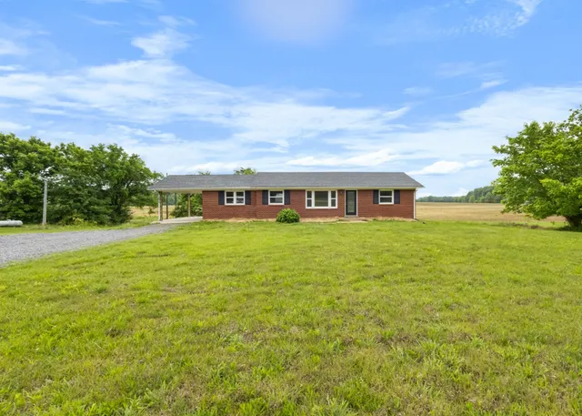 $299,900 | 3070 Dover Road, Woodlawn, TN 37191