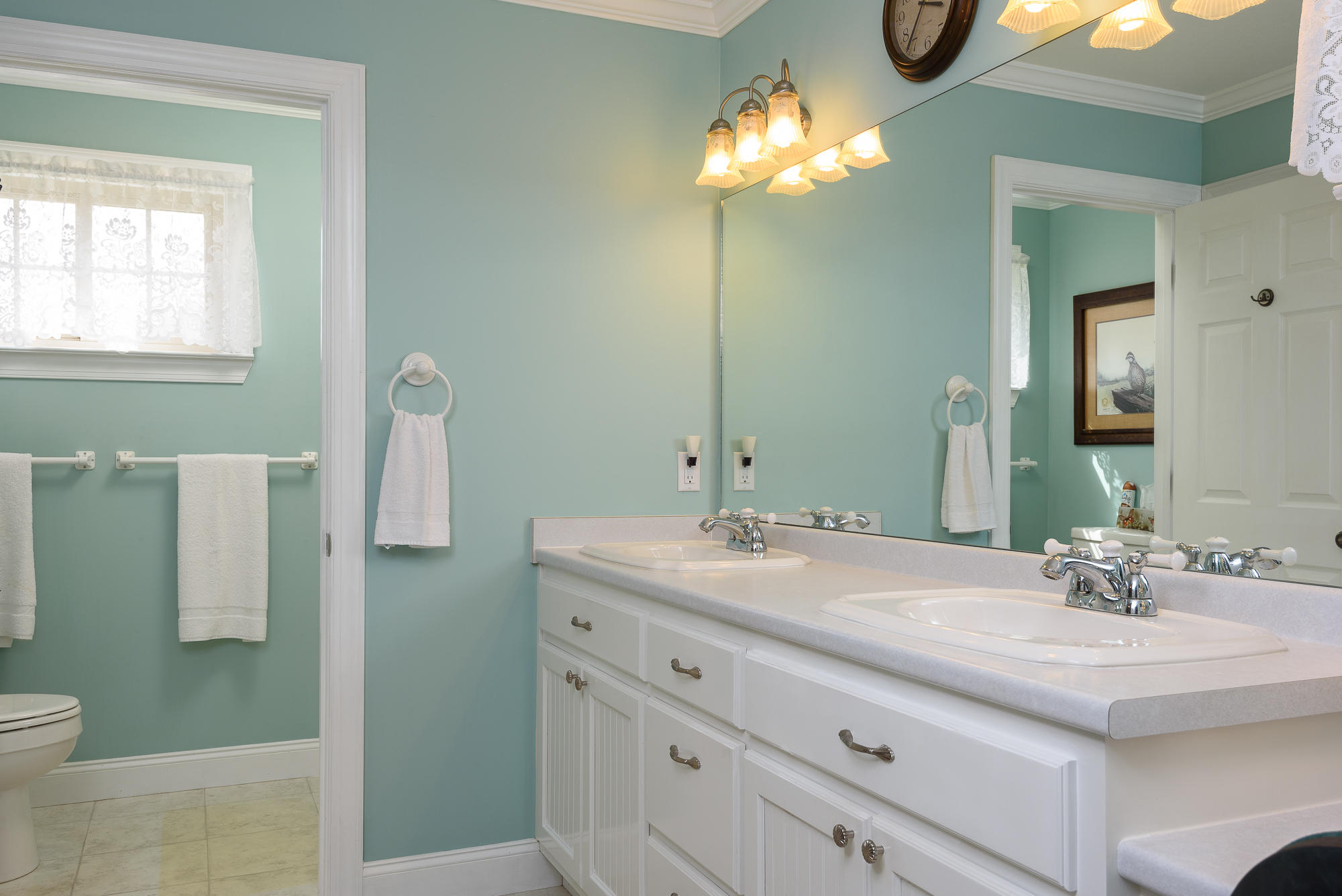 733 Hargis Road Signal Mountain, TN 37377 - Photo 15 of 29 Master bathroom