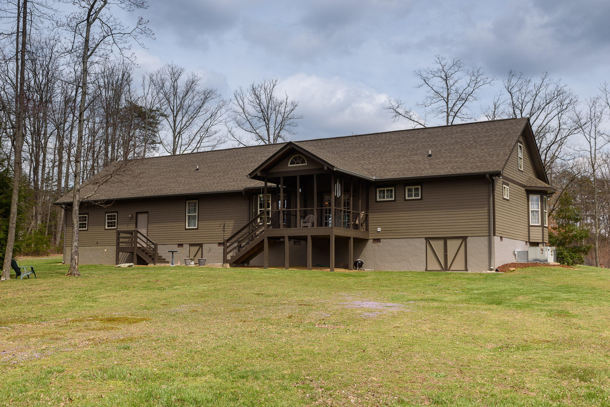 733 Hargis Road Signal Mountain, TN 37377 - Photo 25 of 29 extback_2.jpg