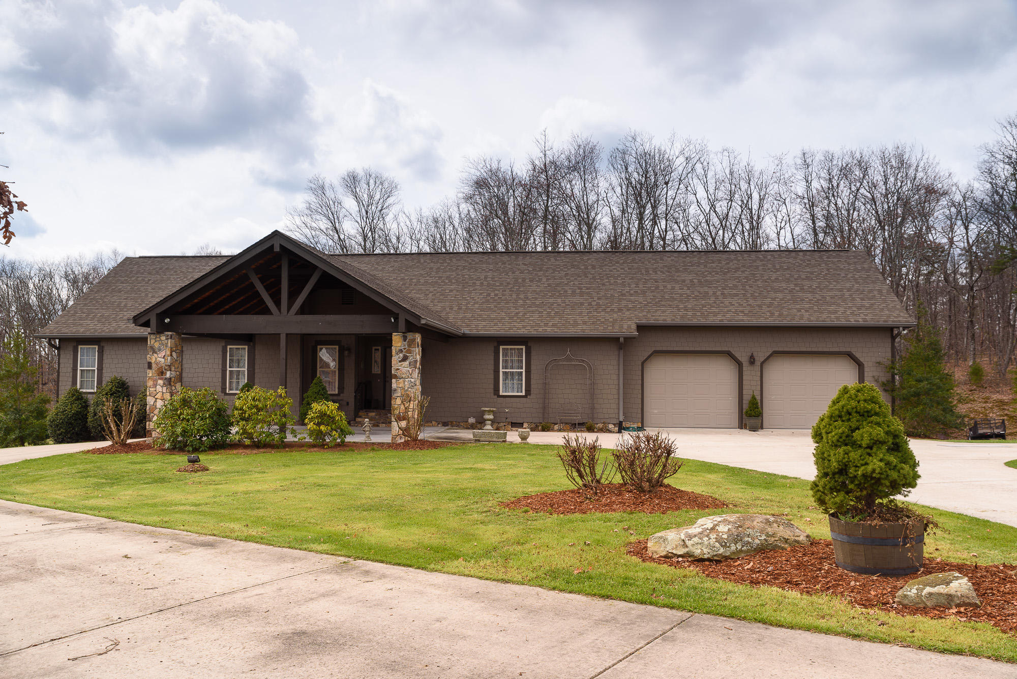733 Hargis Road Signal Mountain, TN 37377 - Photo 28 of 29 extfront_2.jpg