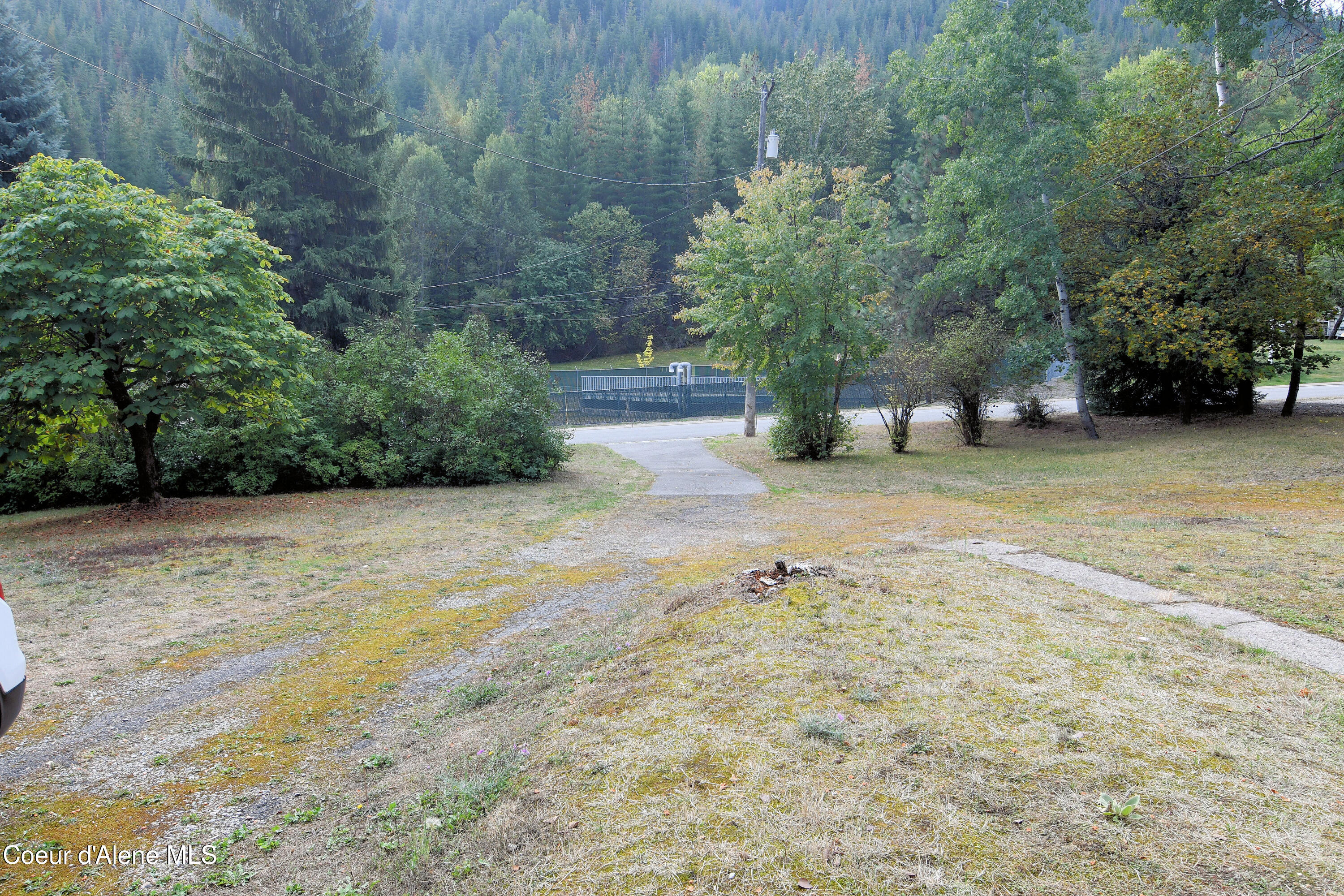 514 Main Street Wardner, ID 83837 - Photo 3 of 16 Front yard