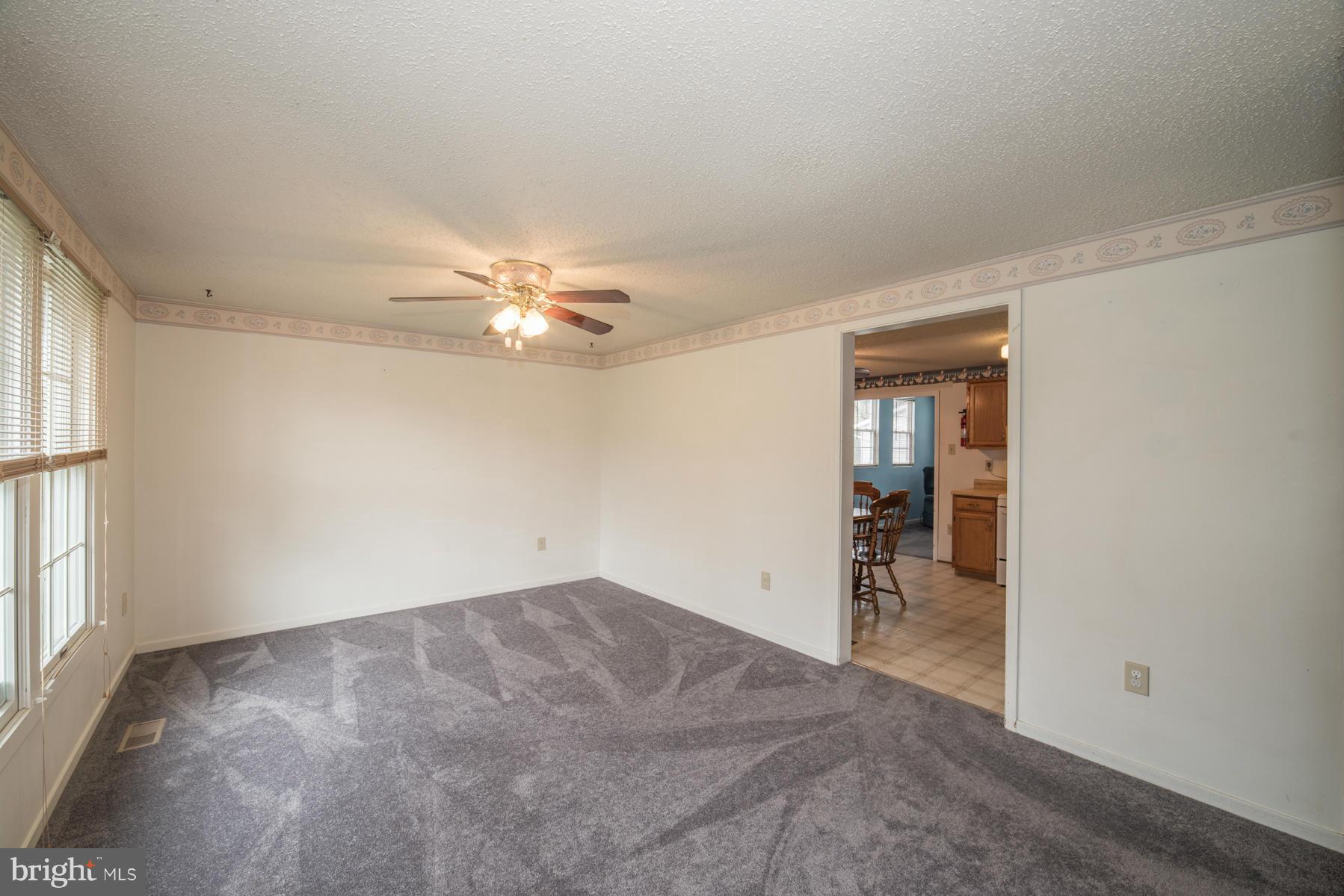 618 Orems Road Baltimore, MD 21221 - Photo 2 of 30 Living Room