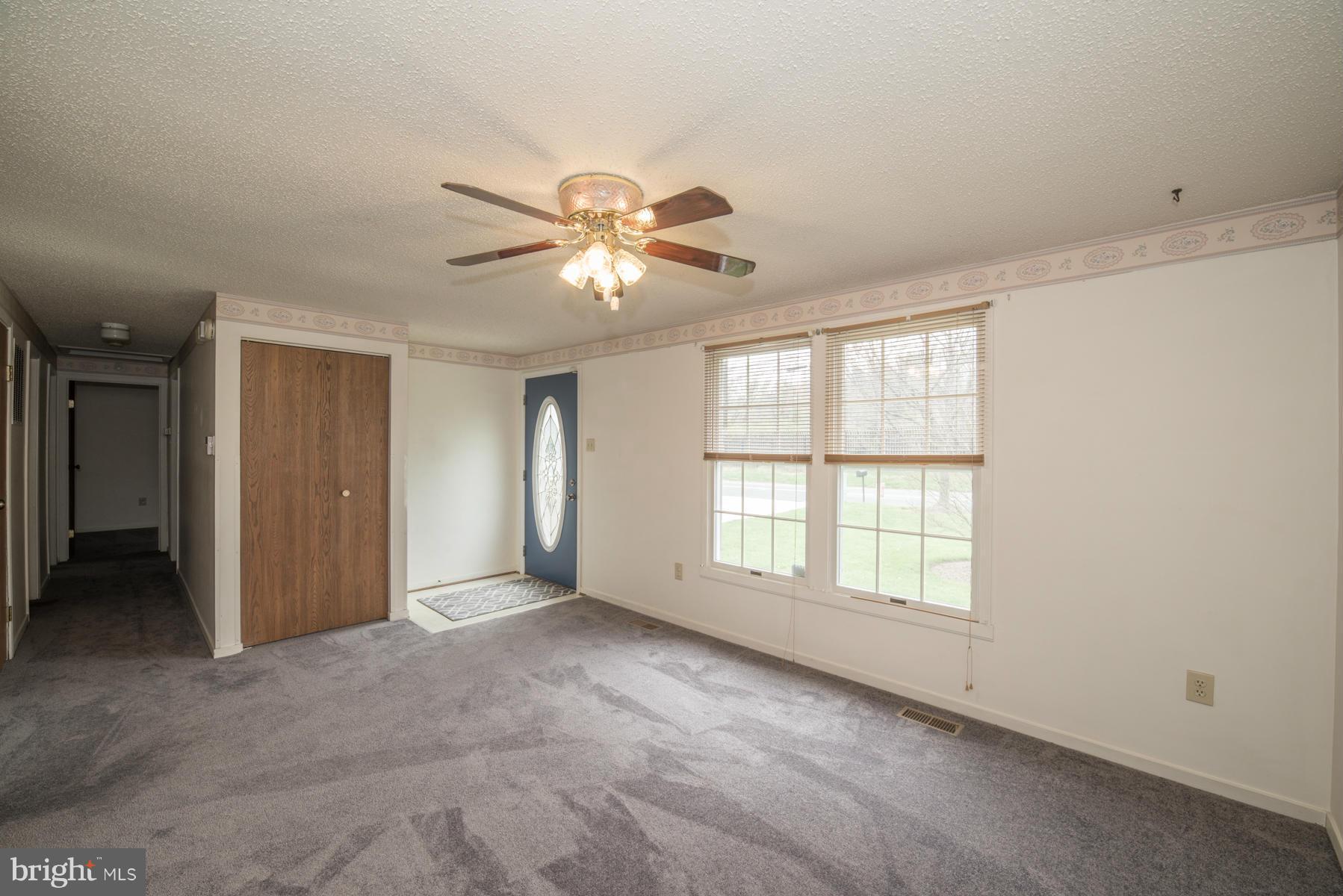 618 Orems Road Baltimore, MD 21221 - Photo 3 of 30 Living Room