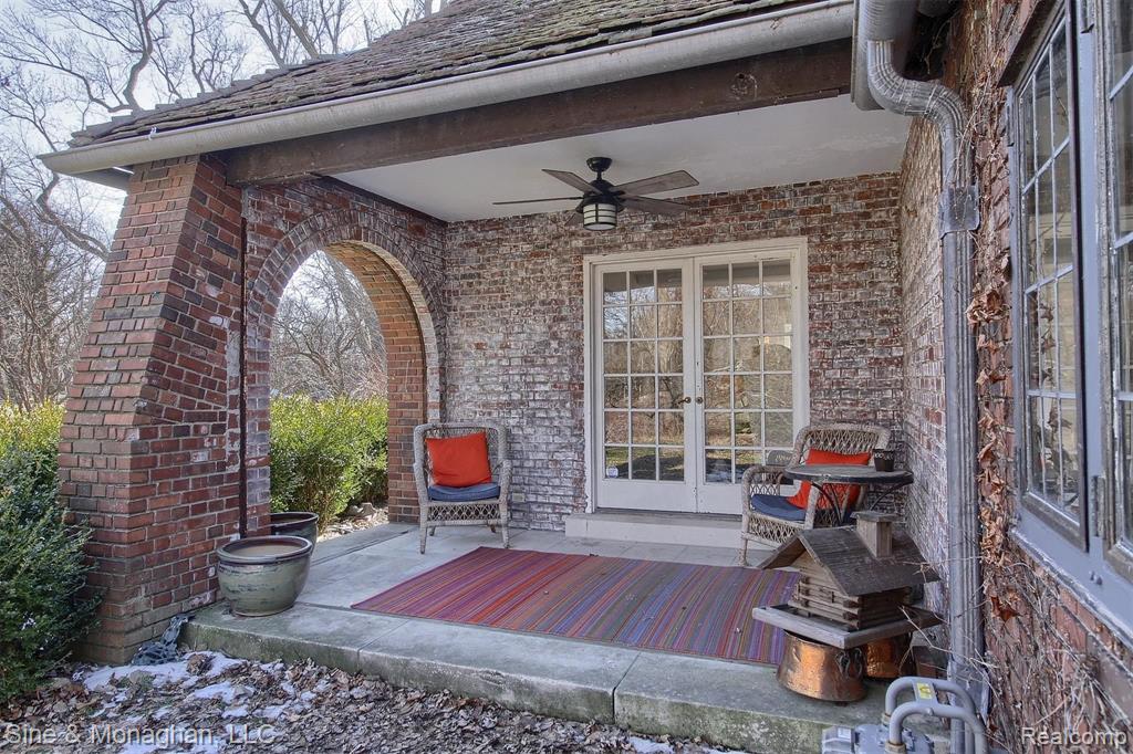 1017 Lake Shore Road Grosse Pointe Shores, MI 48236 - Photo 40 of 55