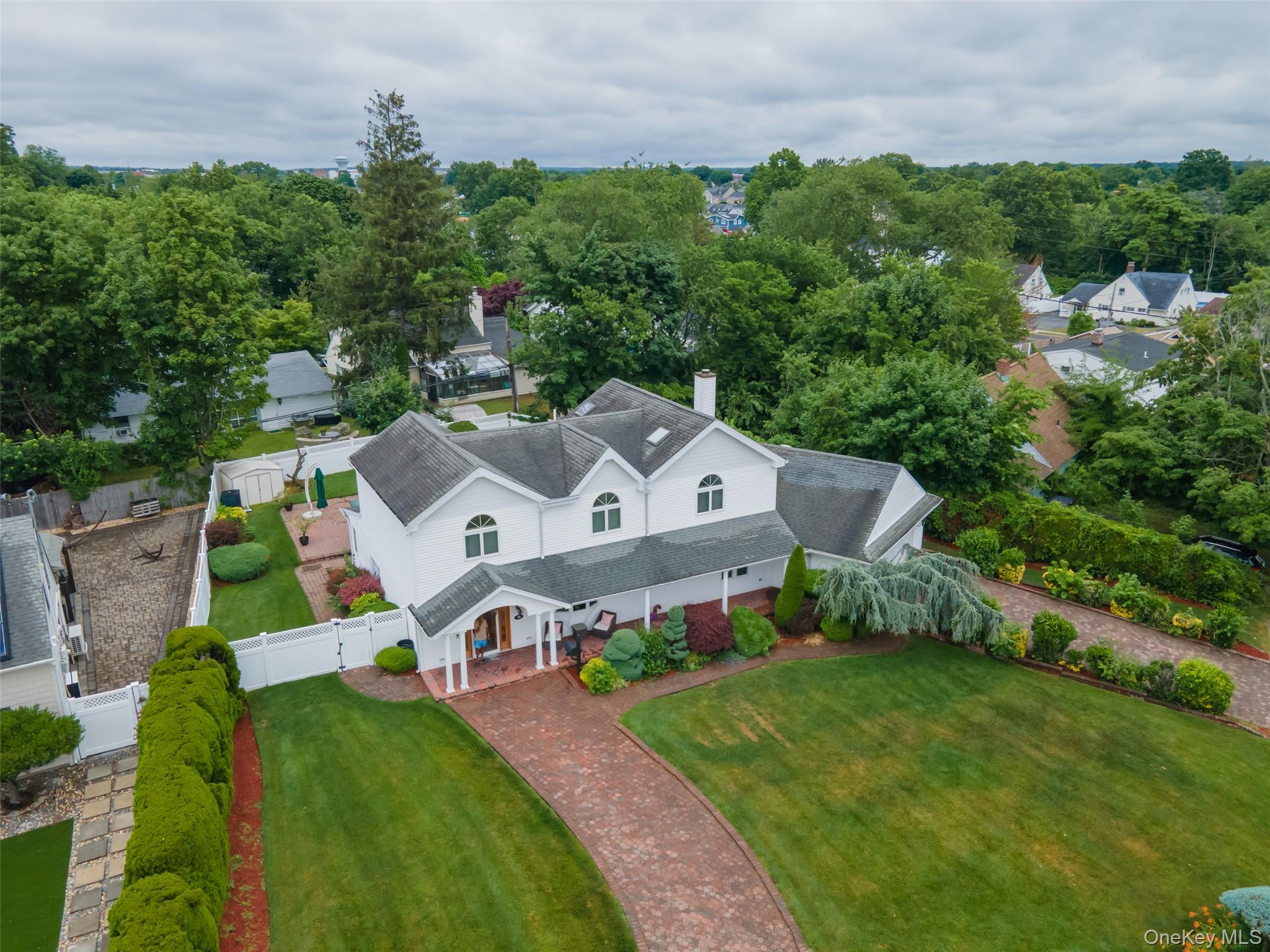 79 Constellation Road Levittown, NY 11756 - Photo 31 of 36