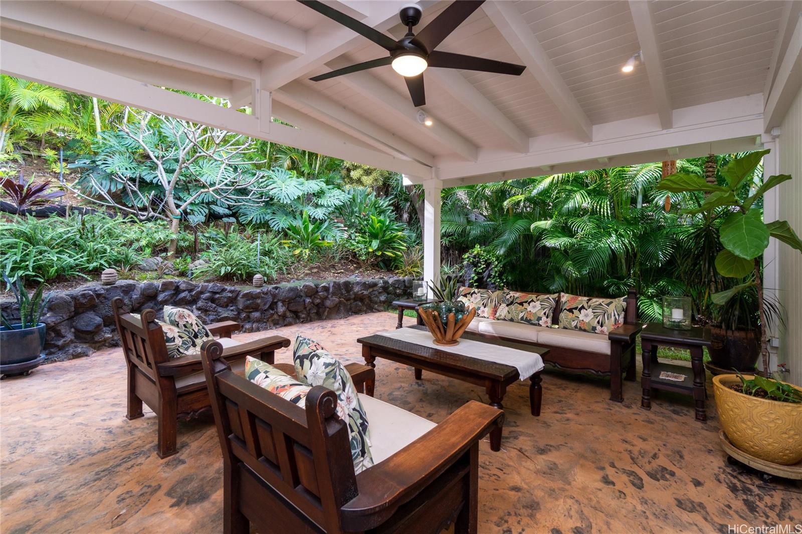 203 Alala Road Kailua, HI 96734 - Photo 1 of 1 a view of a patio with swimming pool