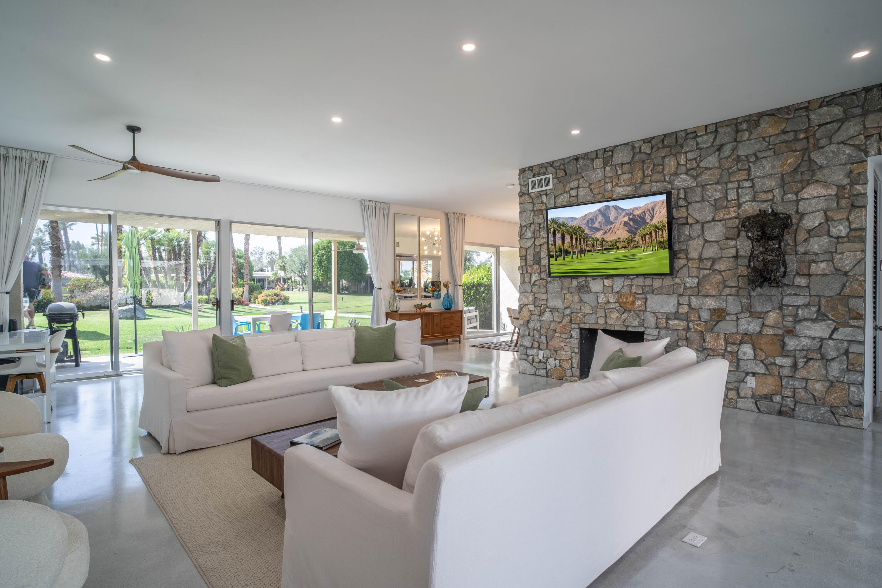 45705 Pawnee Road Indian Wells, CA 92210 - Photo 4 of 68 Open Spacious Living Room