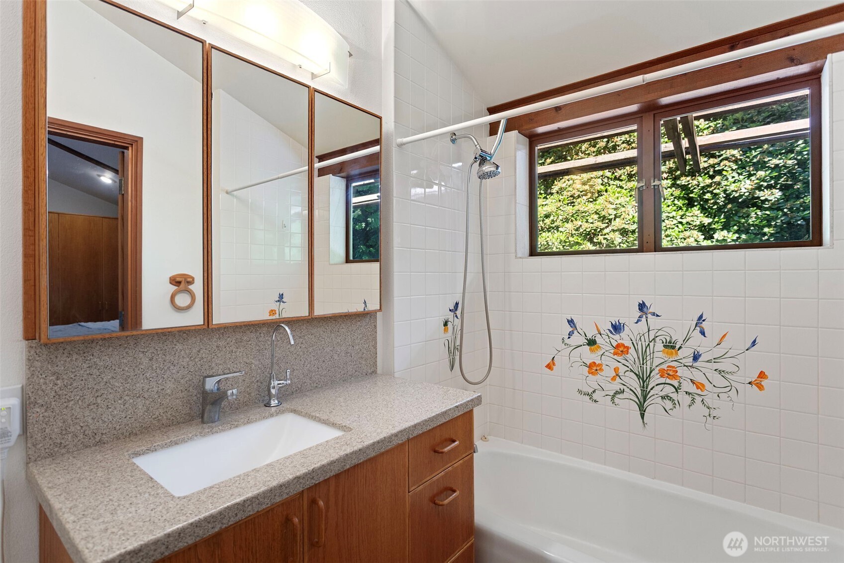 19611 Northeast Redmond Road Redmond, WA 98053 - Photo 11 of 27