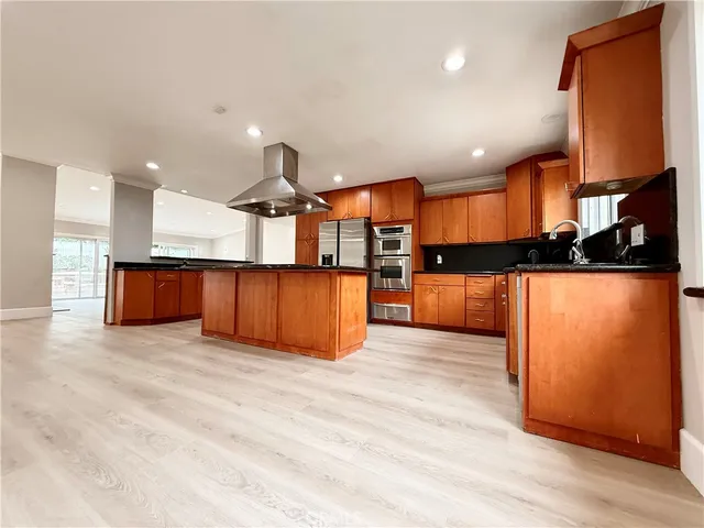 $8,900 | 24204 Calvert Street, Woodland Hills, CA 91367