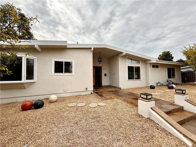 $8,900 | 24204 Calvert Street, Woodland Hills, CA 91367