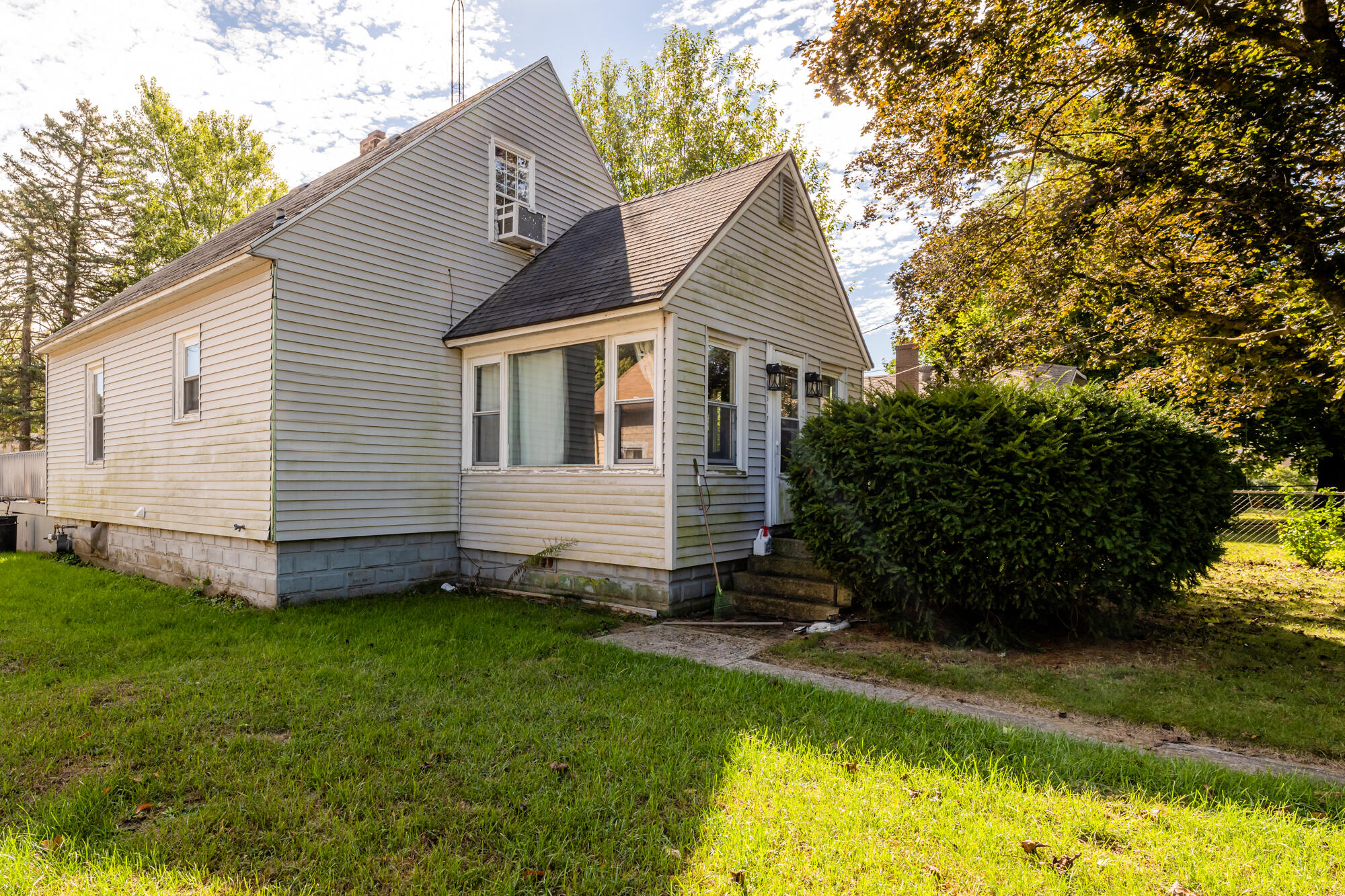 4617 North Coloma Road Coloma, MI 49038 - Photo 2 of 14 N Coloma-102