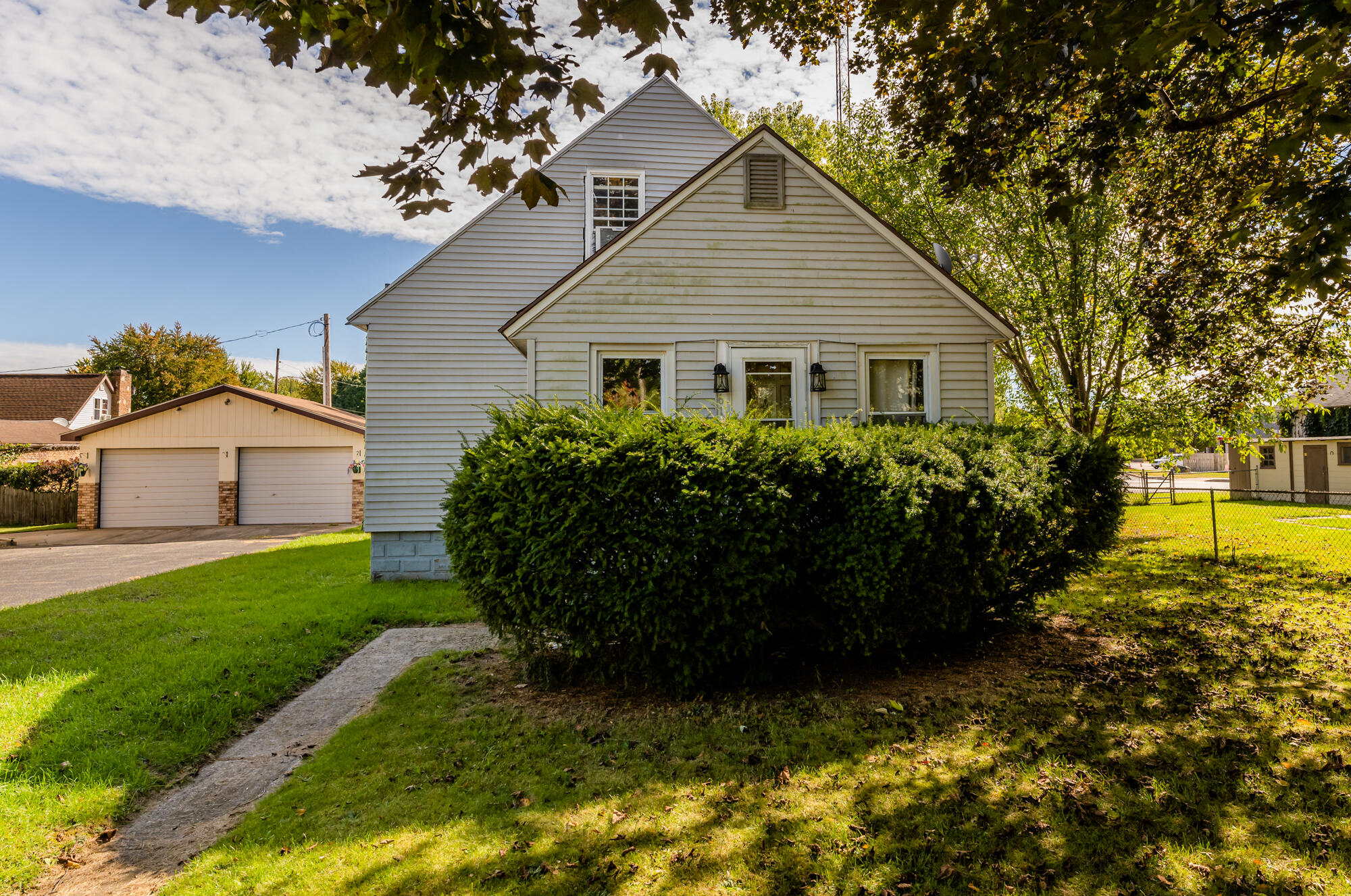 4617 North Coloma Road Coloma, MI 49038 - Photo 3 of 14 N Coloma-103