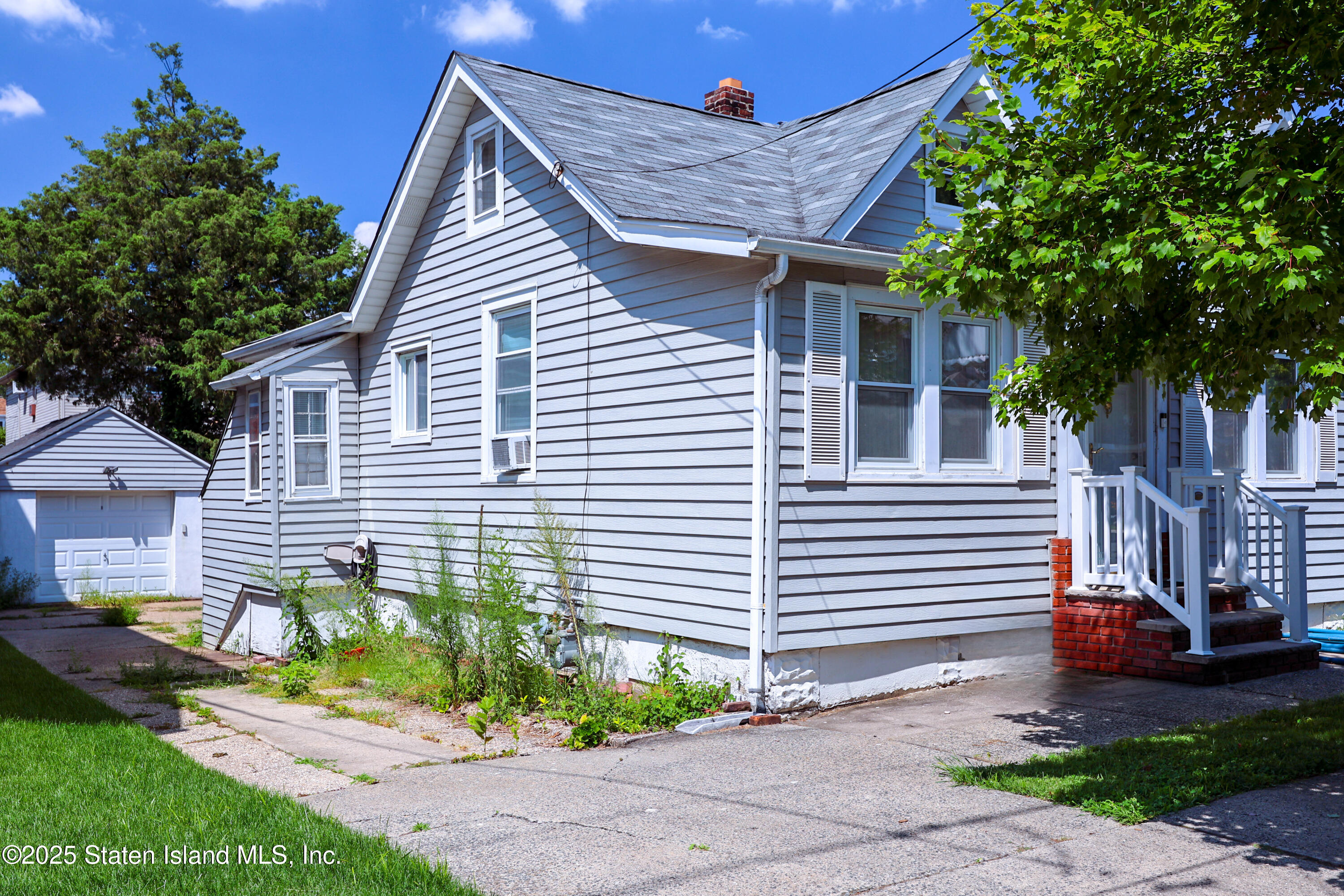 261 Rudyard Street Staten Island, NY 10306 - Photo 3 of 3 IMG_1036