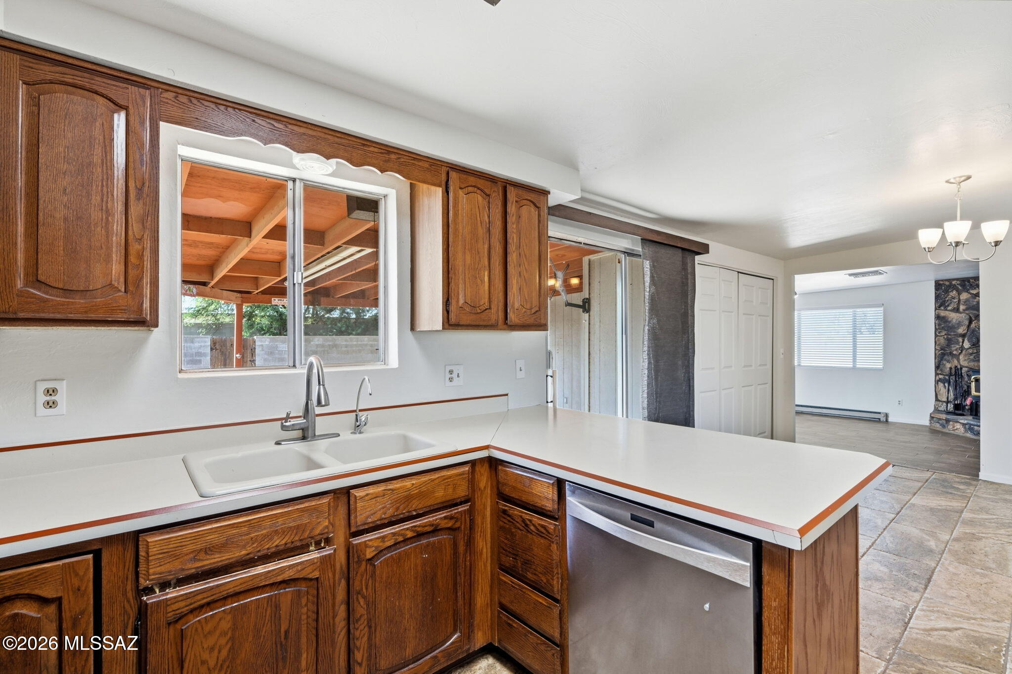 4241 South Kolb Road Tucson, AZ 85730 - Photo 20 of 50 Kitchen