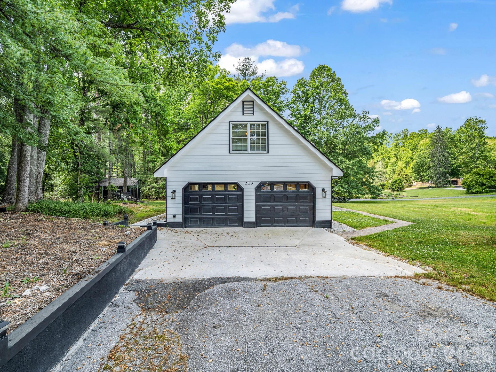 213 Raintree Drive Hendersonville, NC 28791 - Photo 10 of 48