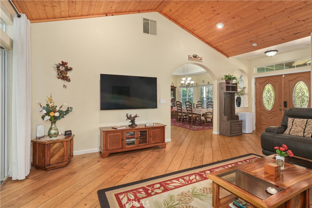 39367 Pine Ridge Road Oakhurst, CA 93644 - Photo 9 of 45
