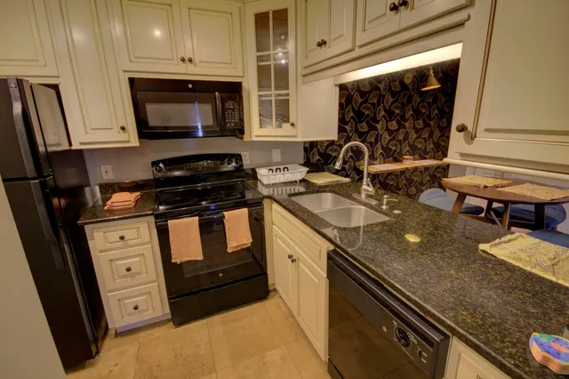 $242,500 | 188 Midland Parkway, Unit 105, Summerville, SC 29485