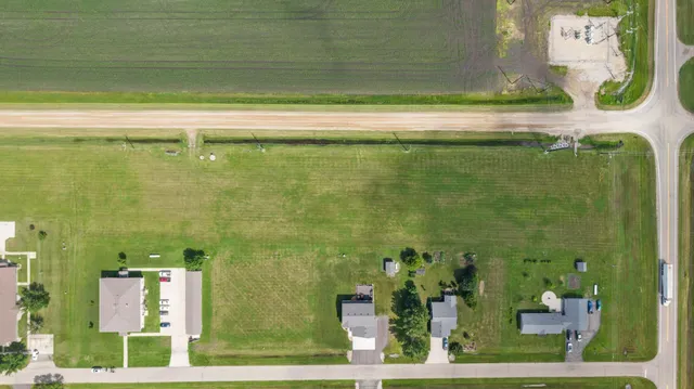 $5,000 | 402 South 5th Street, Fairmount, ND 58030