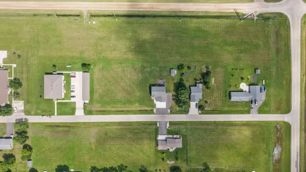 $5,000 | 402 South 5th Street, Fairmount, ND 58030
