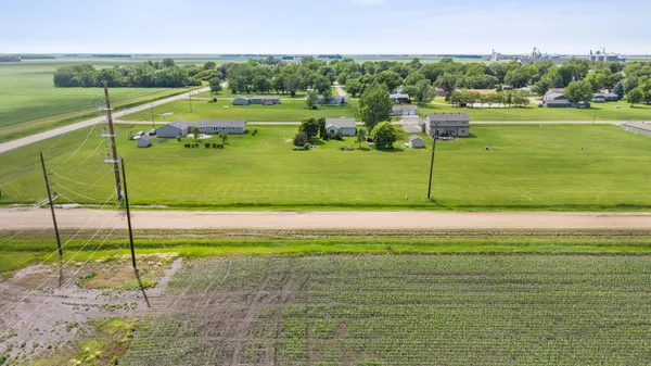 $5,000 | 402 South 5th Street, Fairmount, ND 58030