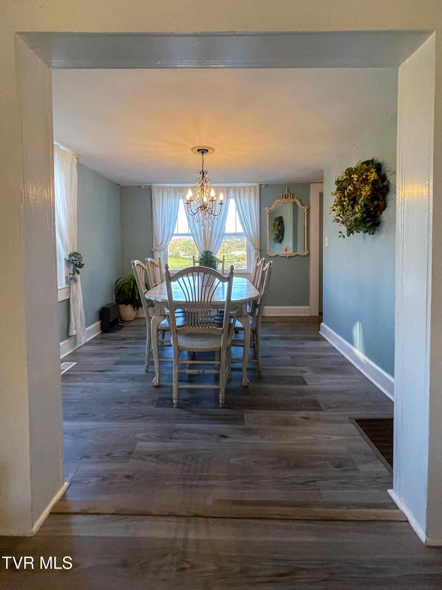 570 Anest Road Chuckey, TN 37641 - Photo 5 of 47 Dining Room