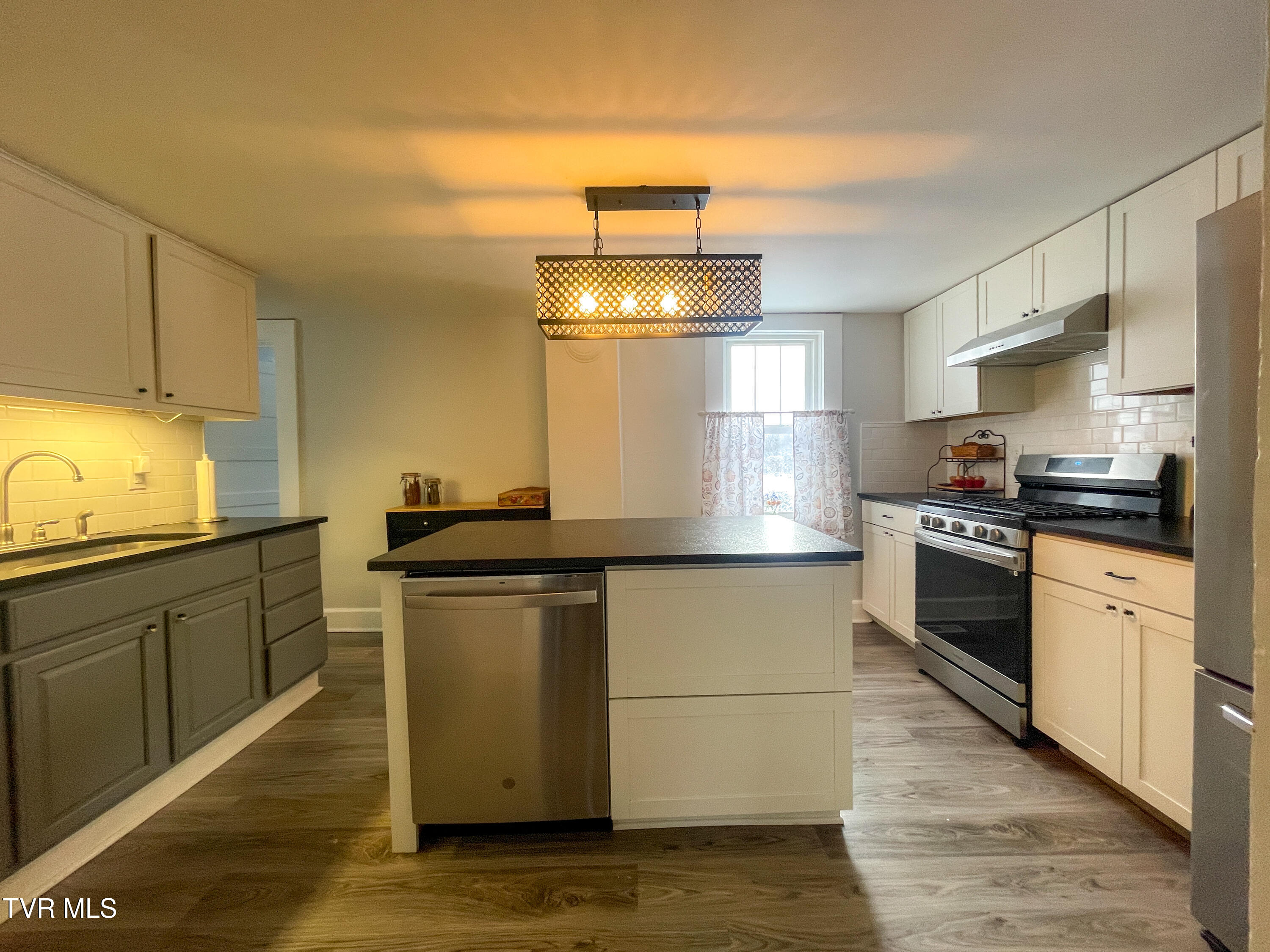570 Anest Road Chuckey, TN 37641 - Photo 7 of 47 Kitchen