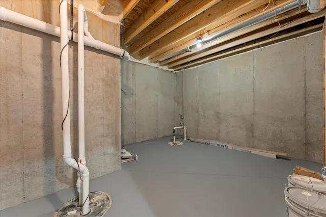 a view of residential house with large trees