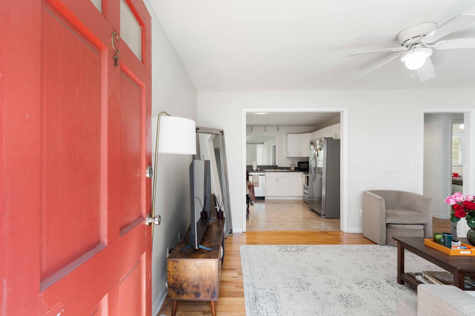 1536 Inland Avenue, Unit C Charleston, SC 29412 - Photo 3 of 31 15